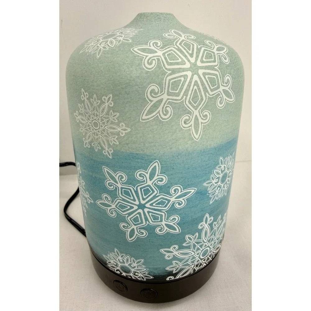 Ceramic Oil Diffuser Blue Snowflake Aromatherapy Lamp 16‎ Colors LED 6in EUC